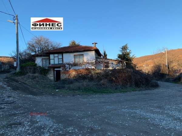 Продава къща, с. средно градище, област стара загора