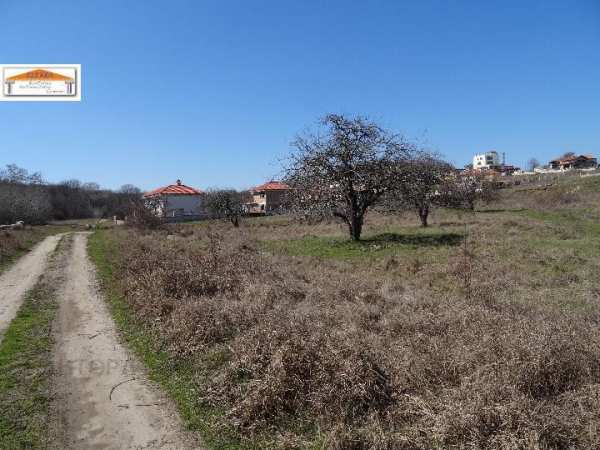 Продава  парцел с. Шкорпиловци, област Варна
      3048 кв.м