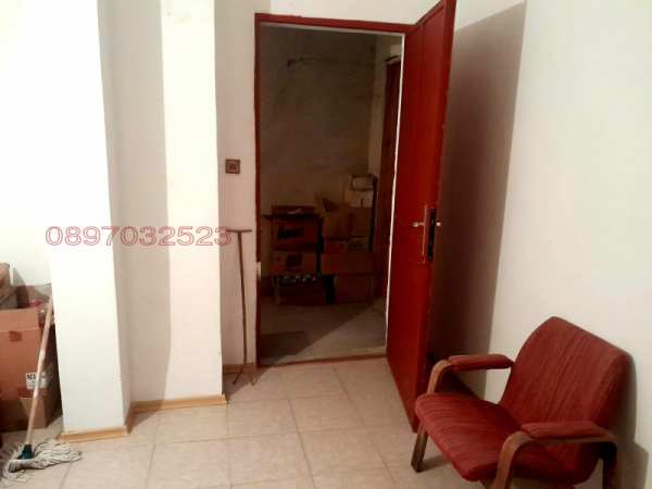 Продава ателие, таван, гр. ловеч, широк център