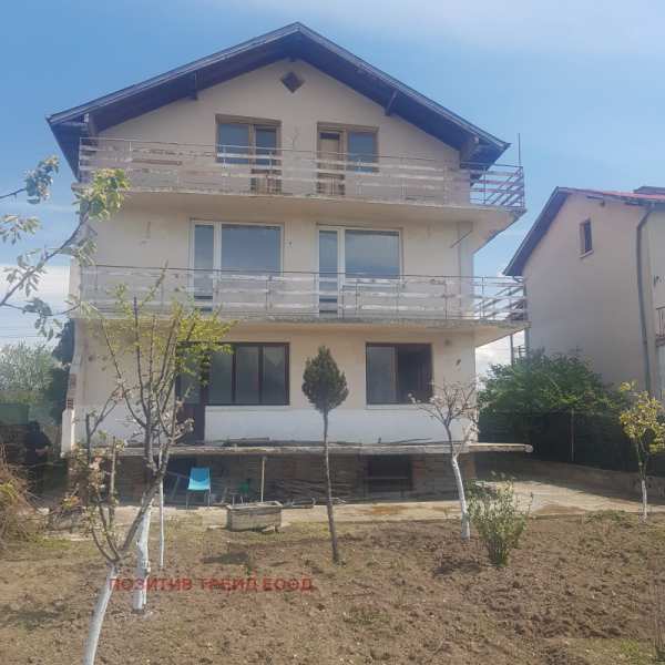 Продава къща, с. крайници, област кюстендил