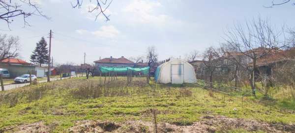 Продава къща, с. близнаци, област варна