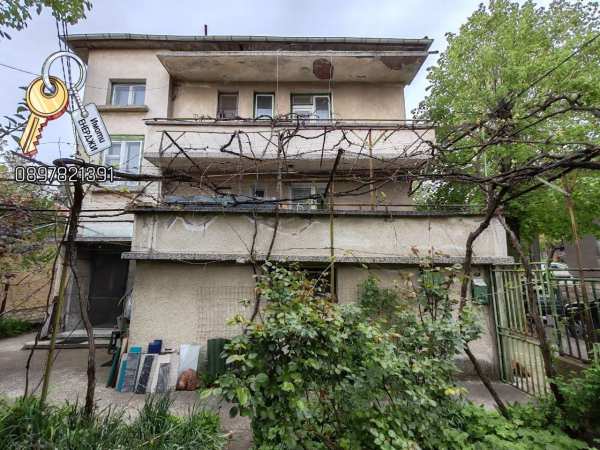 Продава къща, гр. плевен, широк център