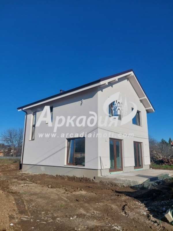 Продава къща, с. строево, област пловдив