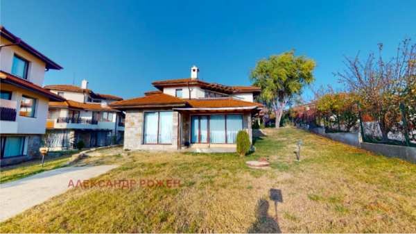 Продава  3-стаен с. Кошарица, област Бургас
      102 кв.м