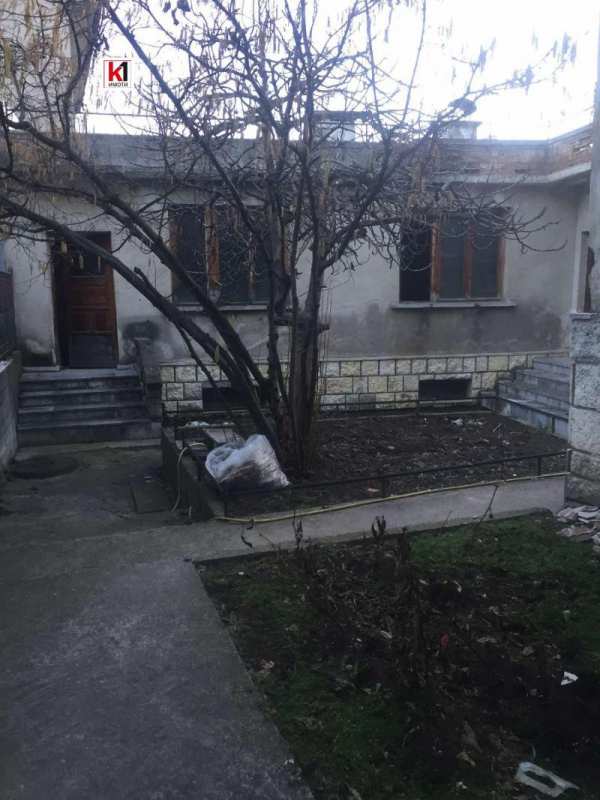 Продава  къща гр. Пещера, област Пазарджик
      255 кв.м