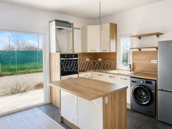 Продава къща, с. росеново, област добрич