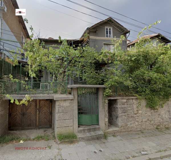 Продава къща, гр. велико търново, център