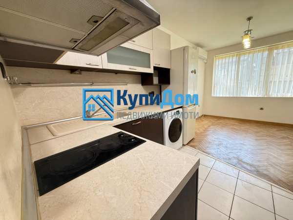 Продава 4-стаен, гр. варна, център