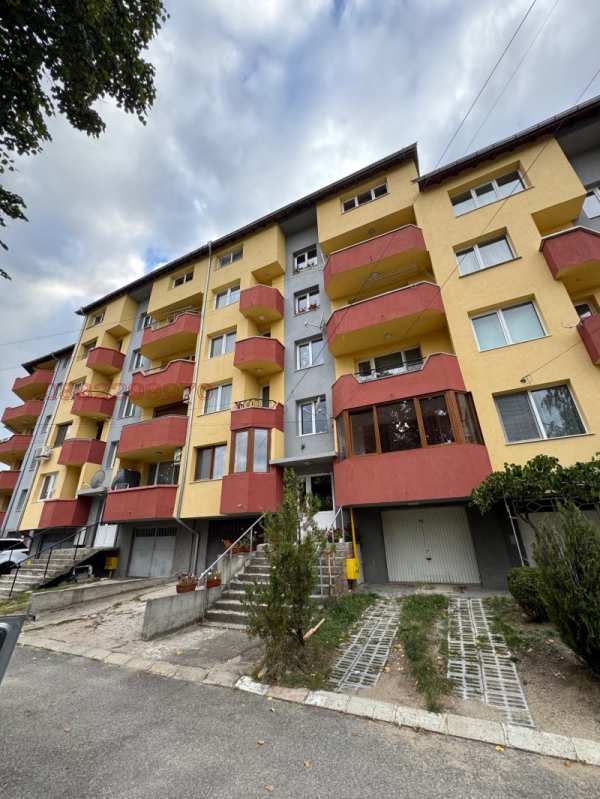 Продава  многостаен гр. Самоков, област София
      150 кв.м