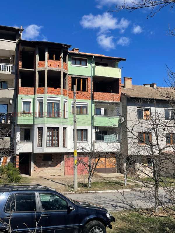 Продава многостаен, гр. кюстендил, могилата