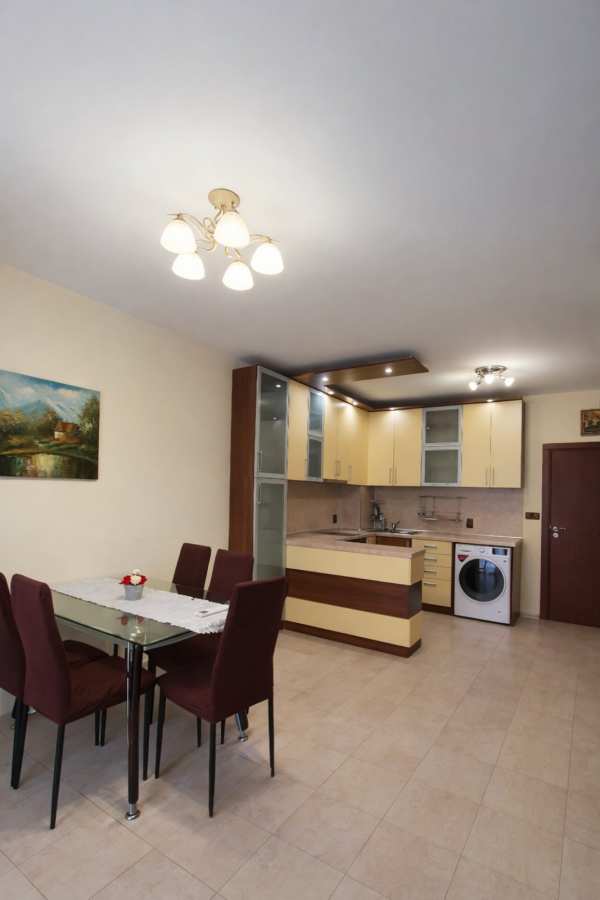 Продава 3-стаен, гр. враца, център