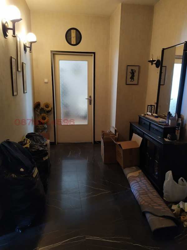 Продава  многостаен град София, Изток
      190 кв.м