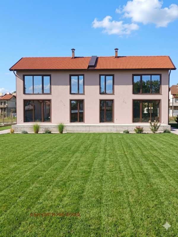 Продава къща, гр. костинброд, област софия област