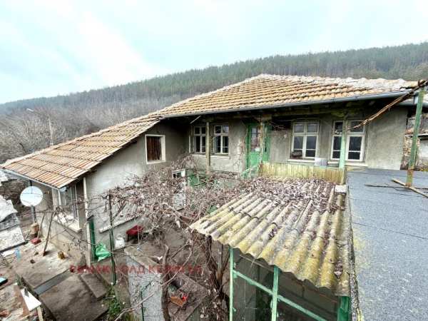 Продава къща, гр. дебелец, област велико търново