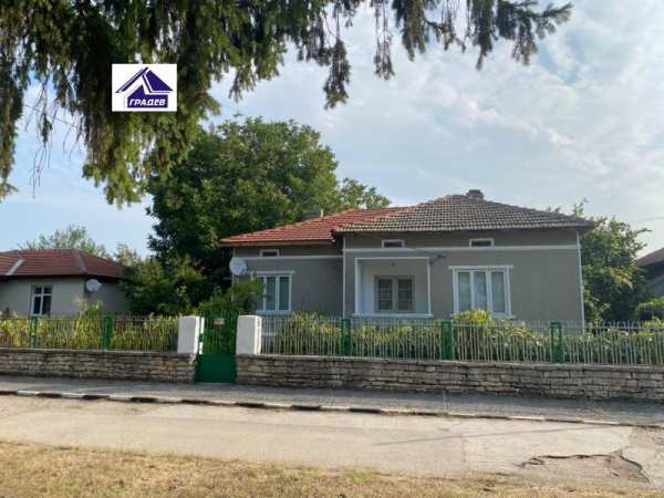 Продава къща, с. соколово, област добрич