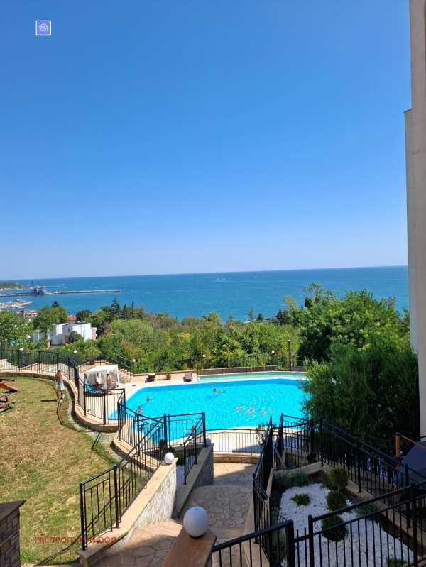 Продава 3-стаен, гр. балчик, област добрич