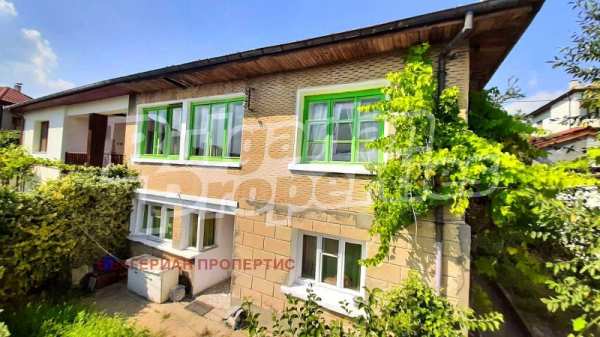 Продава  къща гр. Трявна, област Габрово
      136 кв.м