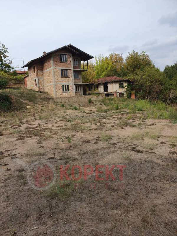 Продава  къща с. Казанка, област Стара Загора
      162 кв.м