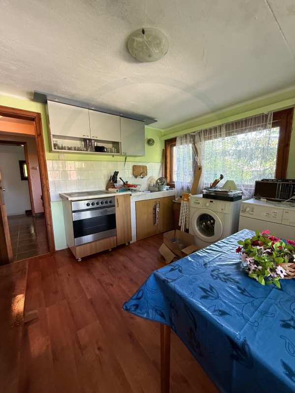 Продава етаж от къща, гр. софия, бояна