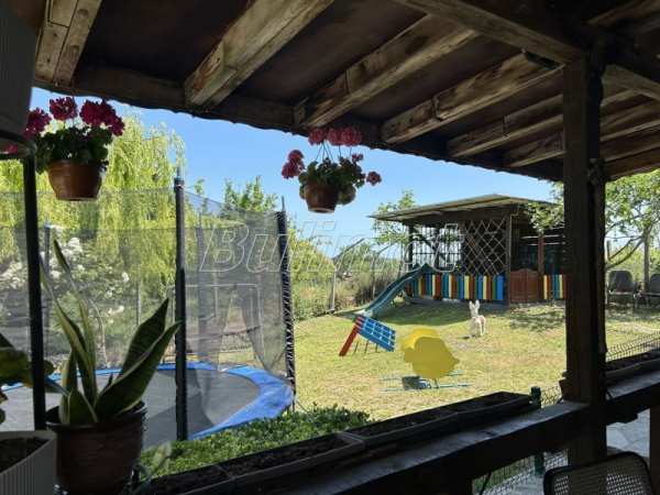 Продава къща, с. здравец, област варна