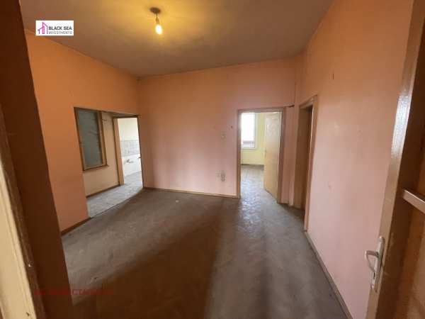 Продава 4-стаен, гр. софия, център