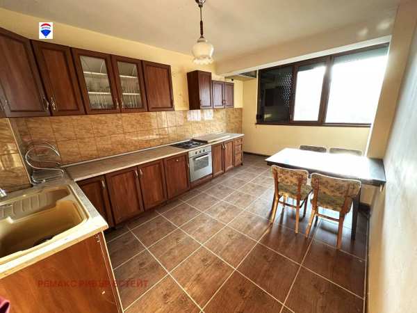 Продава мезонет, гр. русе, възраждане