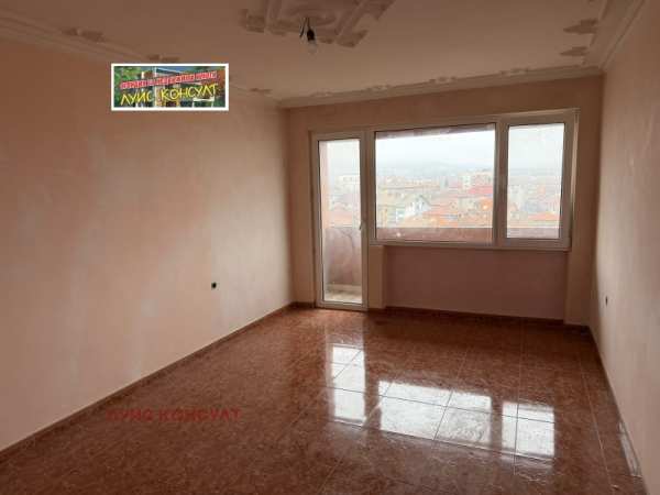 Продава 2-стаен, гр. монтана, идеален център