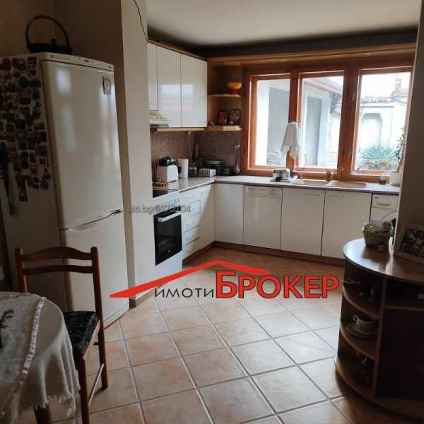 Продава 3-стаен, гр. сливен, център