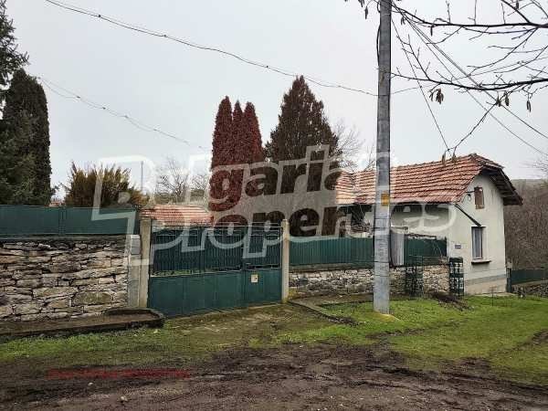 Продава къща, с. драгана, област ловеч