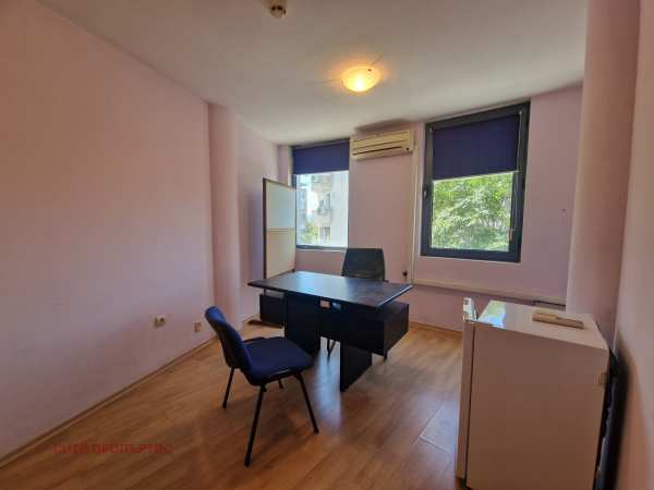 Продава офис, гр. благоевград, идеален център