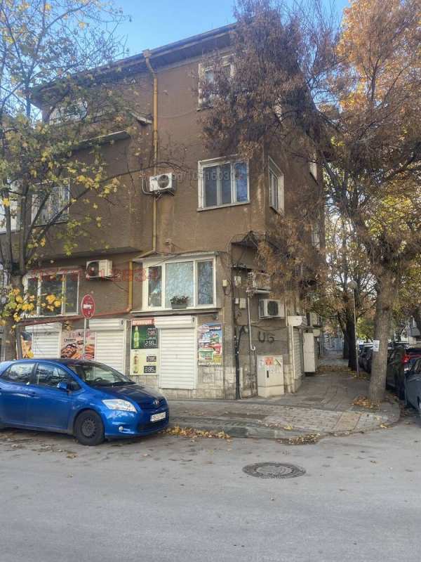 Продава етаж от къща, гр. пловдив, каменица 1