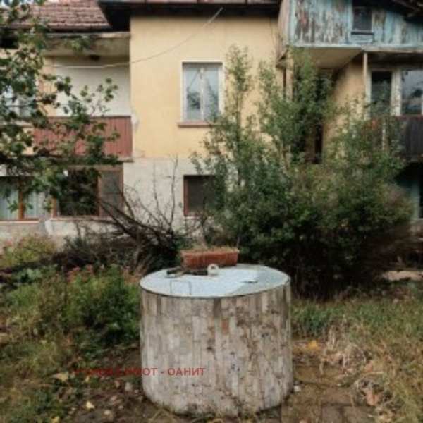 Продава етаж от къща, с. друган, област перник