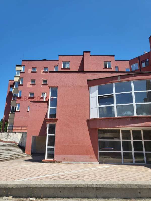 Продава офис, гр. пирдоп, област софия област