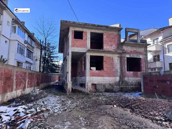 Продава къща, гр. враца, център