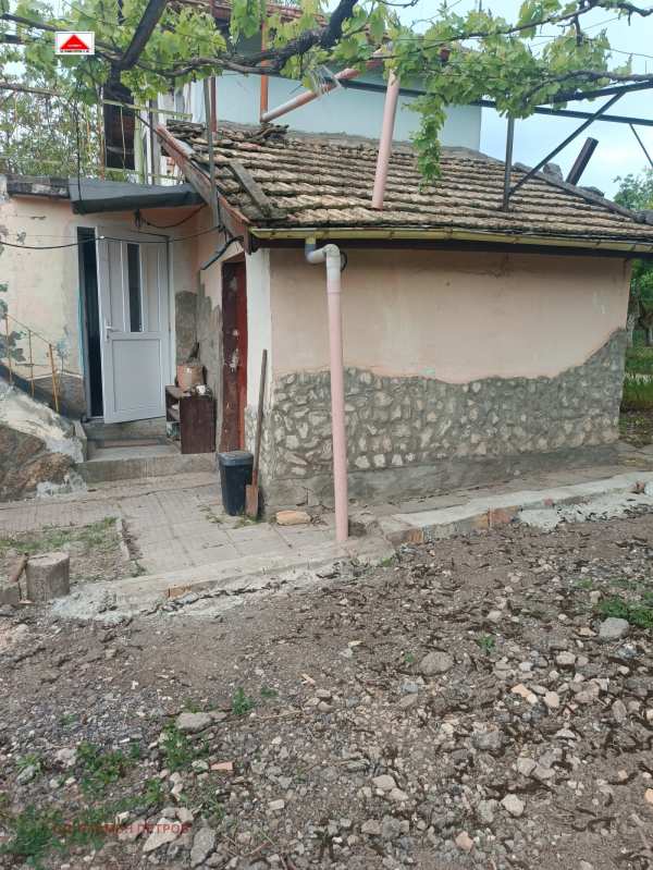 Продава вила, гр. шумен, м-т под манастира