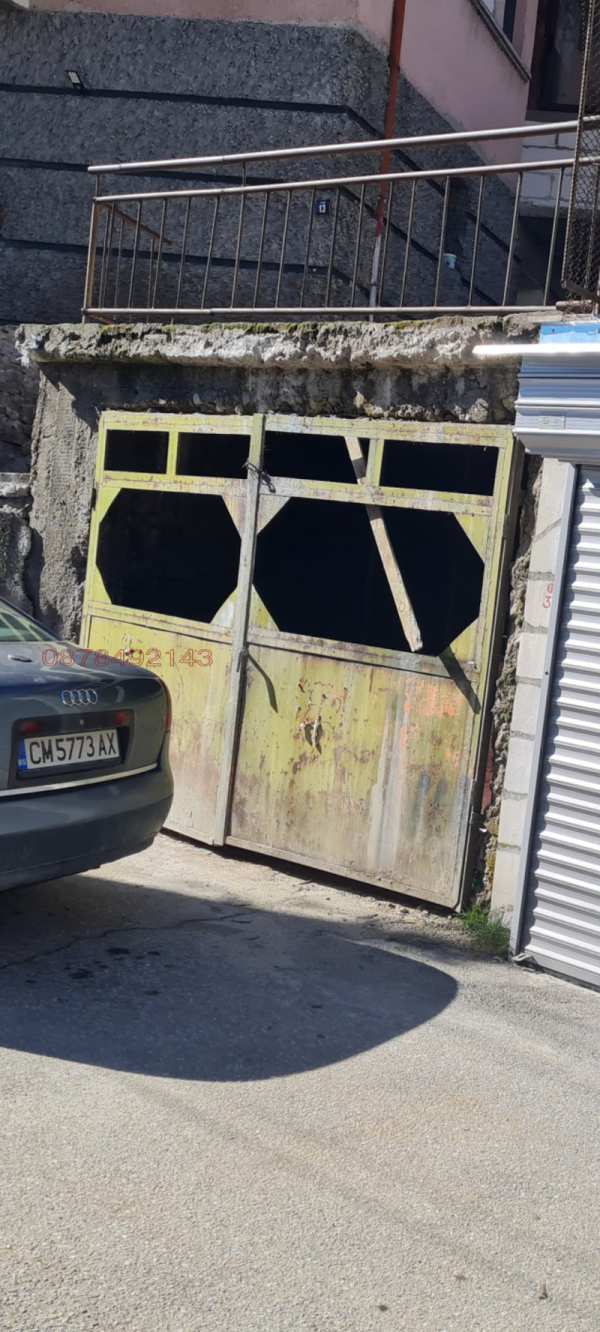 Продава гараж, паркомясто, гр. девин, област смолян