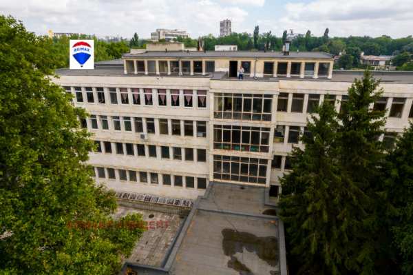 Продава бизнес имот, гр. добрич, промишлена зона - север