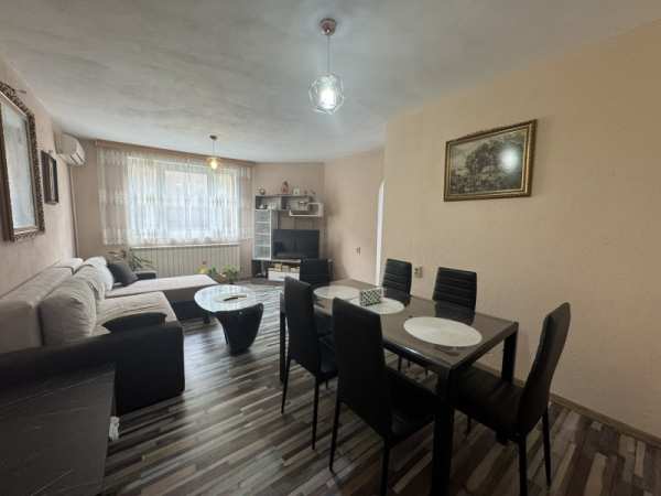 Продава къща, гр. карнобат, област бургас