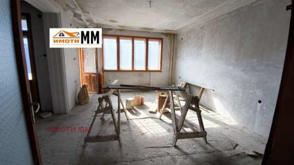 Продава 4-стаен, гр. хисаря, област пловдив