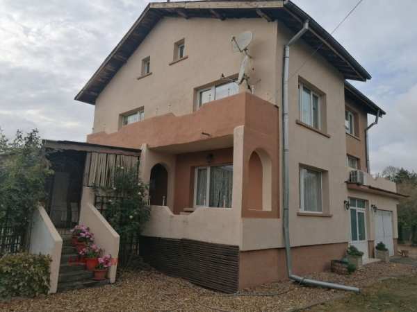 Продава къща, с. овчарово, област добрич