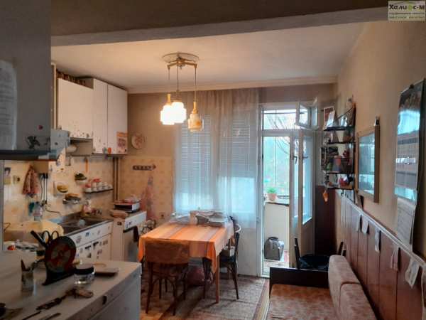 Продава 3-стаен, гр. монтана, широк център