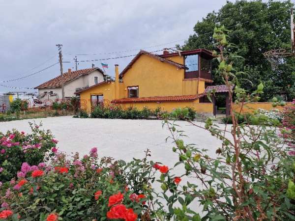 Продава къща, с. завой, област ямбол