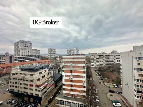 Продава 4-стаен, гр. бургас, център