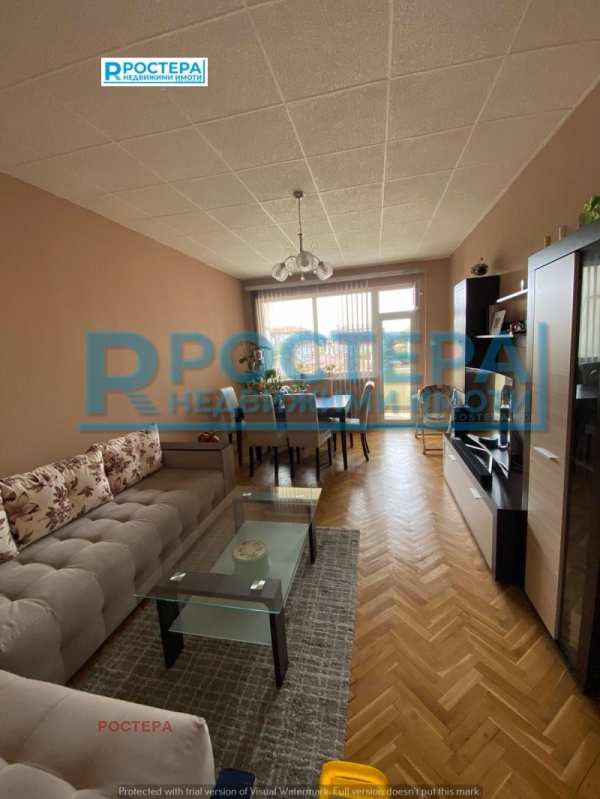 Продава  4-стаен град Търговище, Център
      103 кв.м