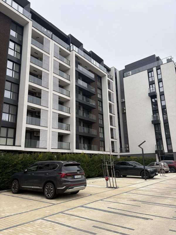 Продава 4-стаен, гр. бургас, област бургас