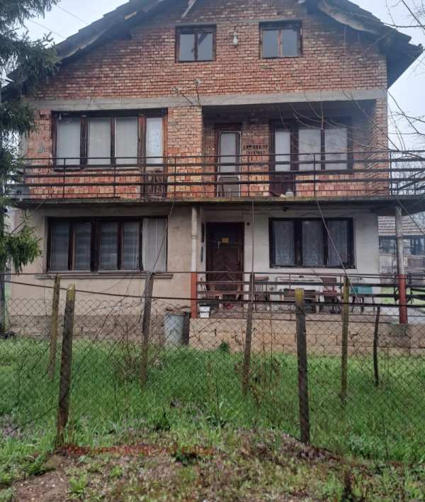 Продава  къща с. Ракитница, област Видин
      140 кв.м