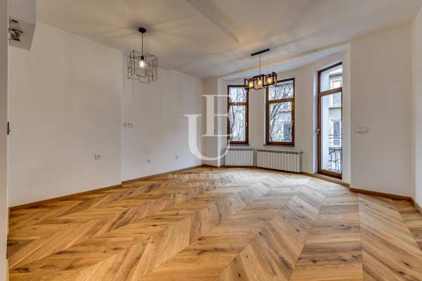 Продава 3-стаен, гр. софия, център