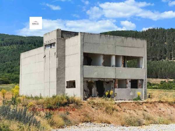 Продава парцел, гр. трън, област перник