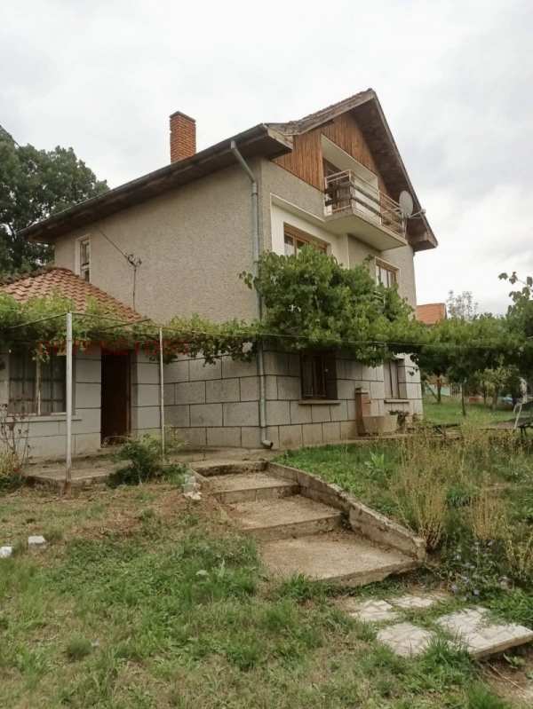 Продава къща, гр. трън, област перник