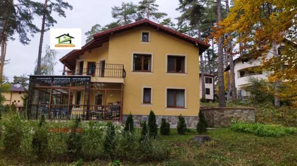 Продава вила, гр. пещера, област пазарджик